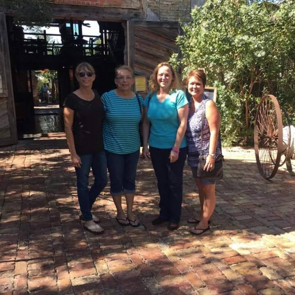 Meet your Posher, Justina